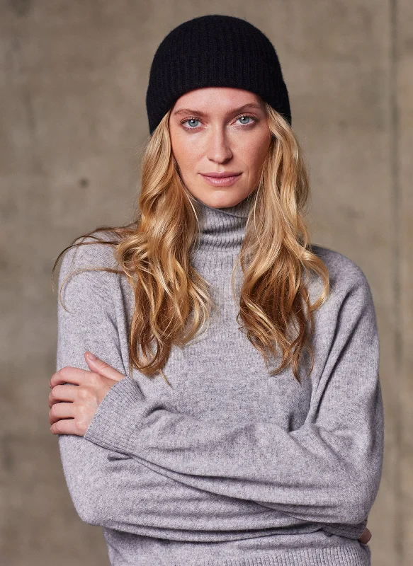 Personal Charm Women's Cinzia Turtle Neck Cashmere Sweater in Light Grey