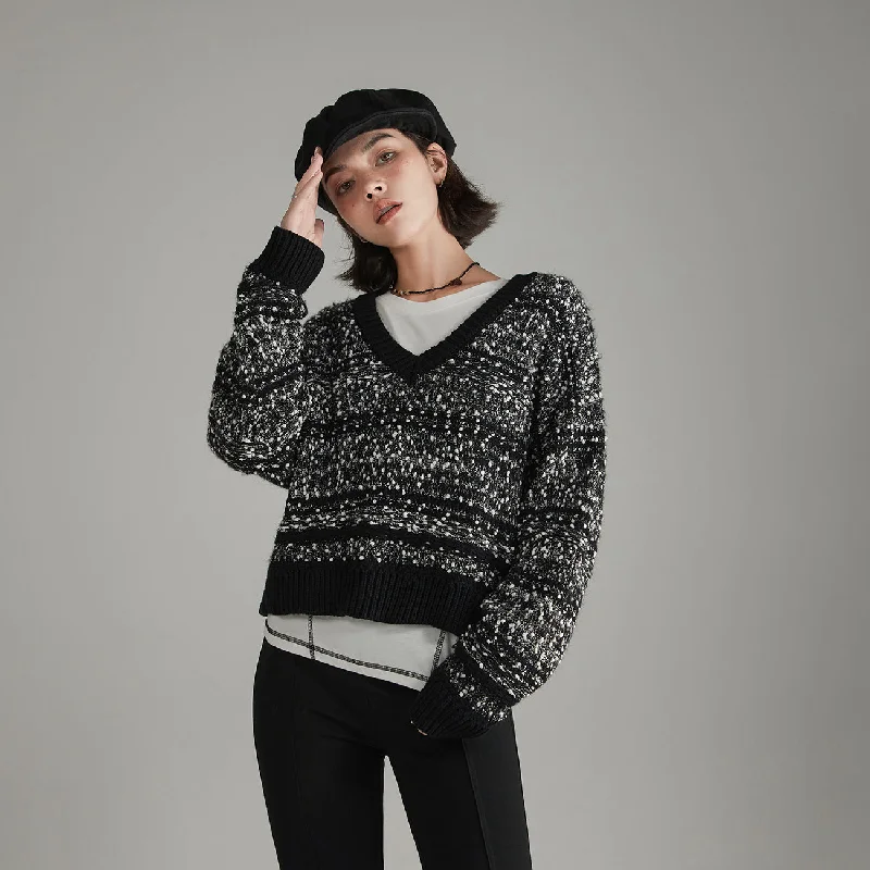 Carefree Style V-Neck Crop Knit Sweater