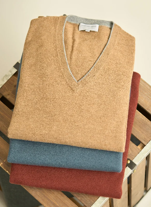 Light Comfort Men's Melbourne Contrast V-Neck Extra-Fine Pure Merino Wool Sweater in Tabacco Light Comfort Men's Melbourne Contrast V-Neck Extra-Fine Pure Merino Wool Sweater in Tabacco