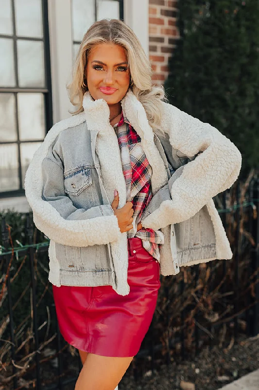 Soft Fabric Looks Bonfire Feels Sherpa Denim Jacket in Ivory