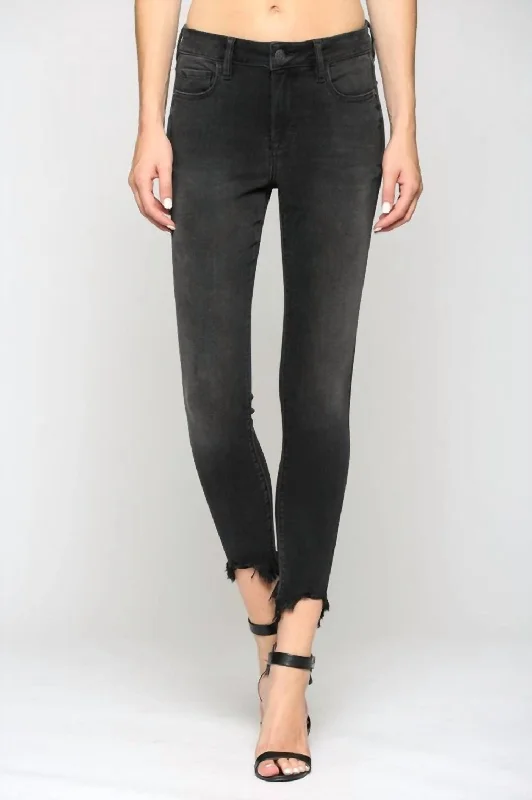 Relaxed Style Frayed Hem Mid Rise Skinny Jean In Vintage Black