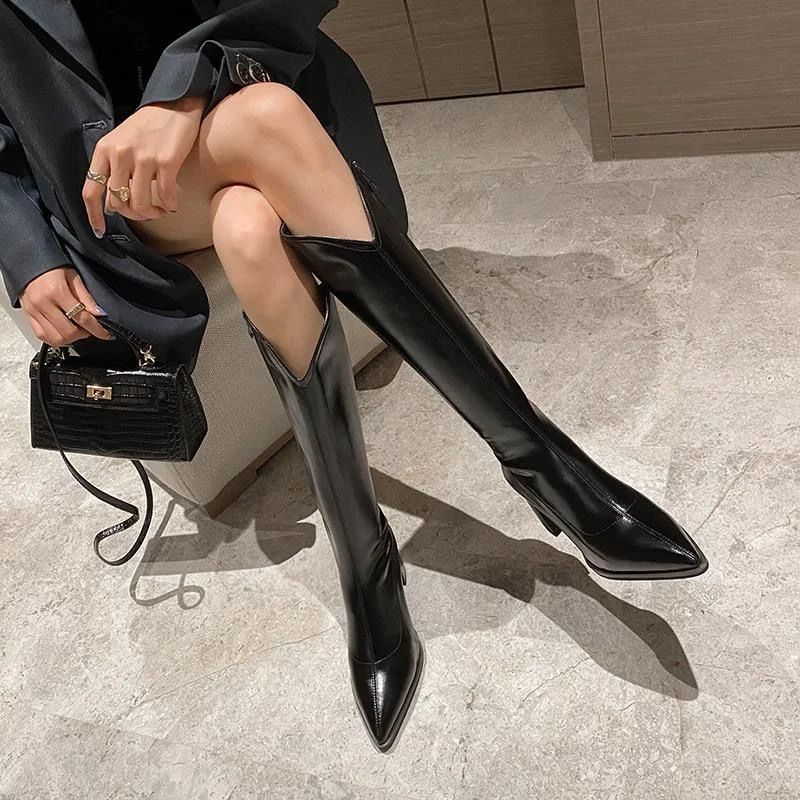 Free And Comfortable Rhodes Knee High Pointed Leather Boots