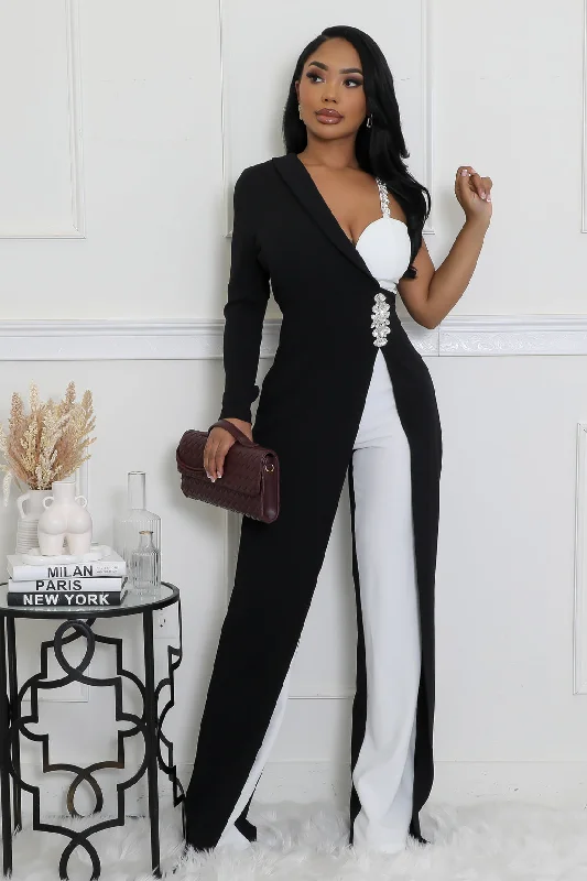 BLACK/WHITE