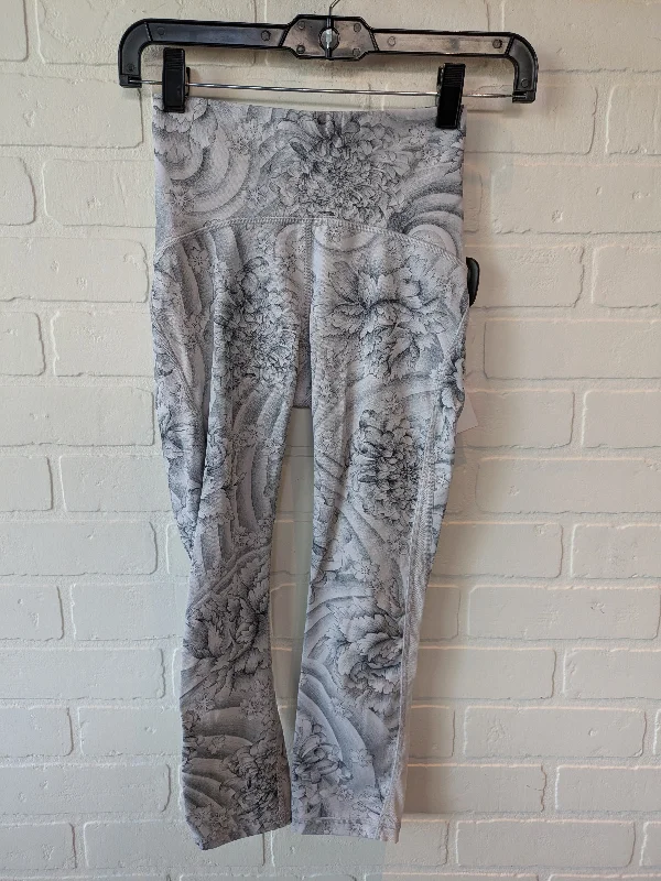 Sports And Leisure Grey Athletic Leggings Capris Lululemon, Size 2