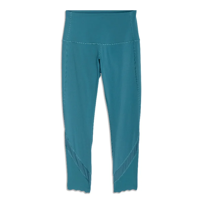 Basic Version Wunder Under Scalloped Hem High-Rise Crop - Resale