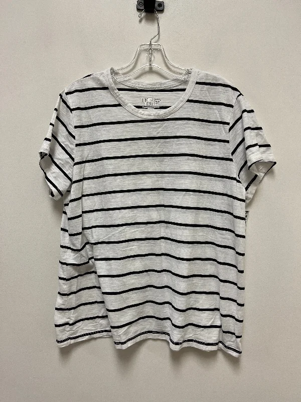 Luxury And Elegant Top Short Sleeve Basic By Time And Tru In Striped Pattern, Size: 3x Luxury And Elegant Top Short Sleeve Basic By Time And Tru In Striped Pattern, Size: 3x