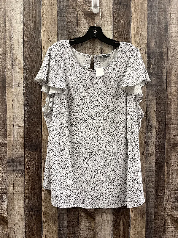 Stylish Ease Top Short Sleeve By Adrianna Papell In Black & White, Size: 2x