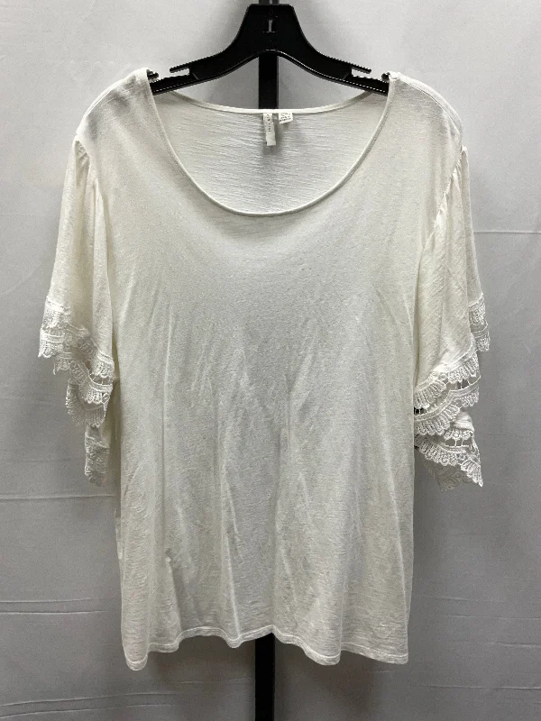 Soft Style Top Short Sleeve By Cato In White, Size: 3x