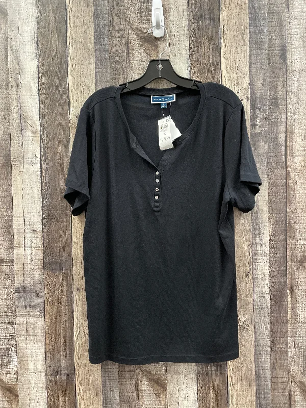 Relaxed Style Top Short Sleeve By Karen Scott In Black, Size: 1x