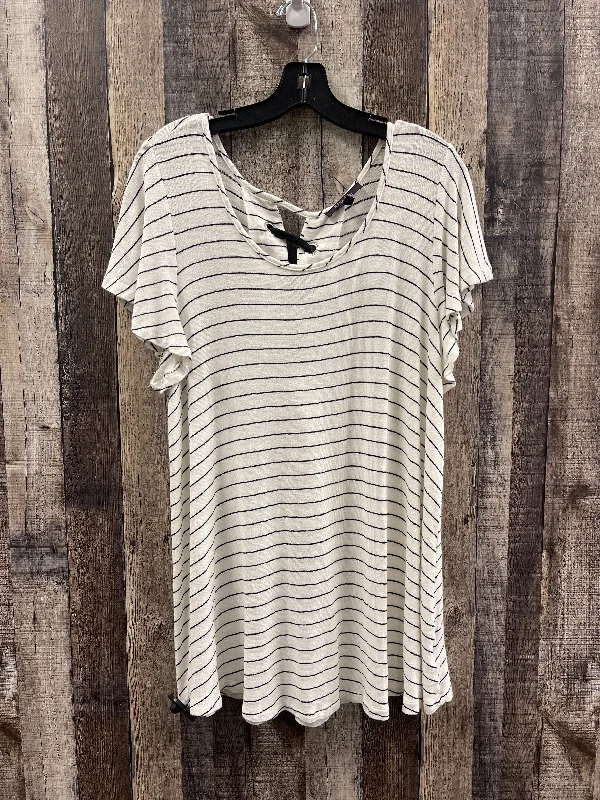 Minimal Classic Top Short Sleeve By Olivia Sky In Striped Pattern, Size: 1x
