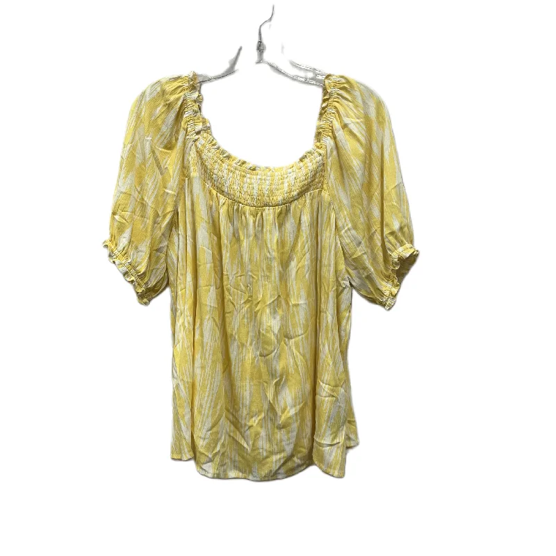 Light Layers Top Short Sleeve By Torrid In Yellow, Size: 1x