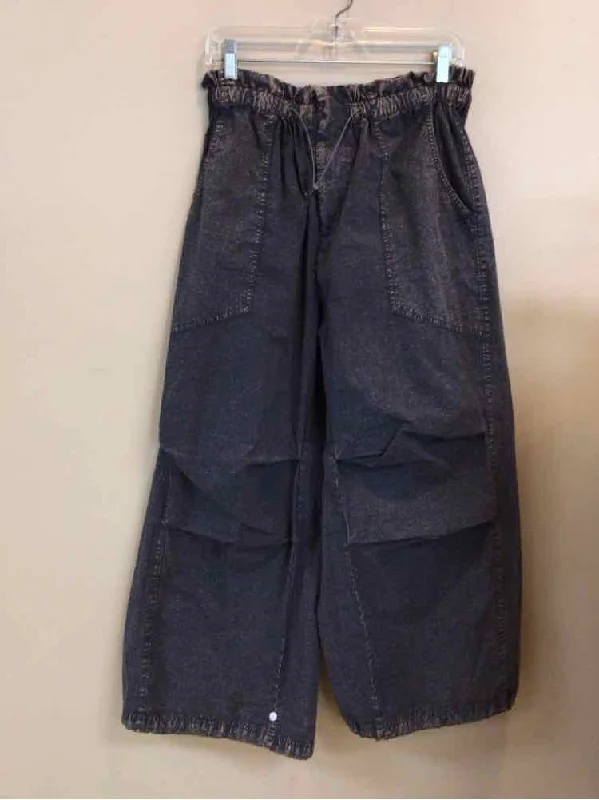 Goddess Style URBAN OUTFITTERS SIZE LARGE Ladies PANTS