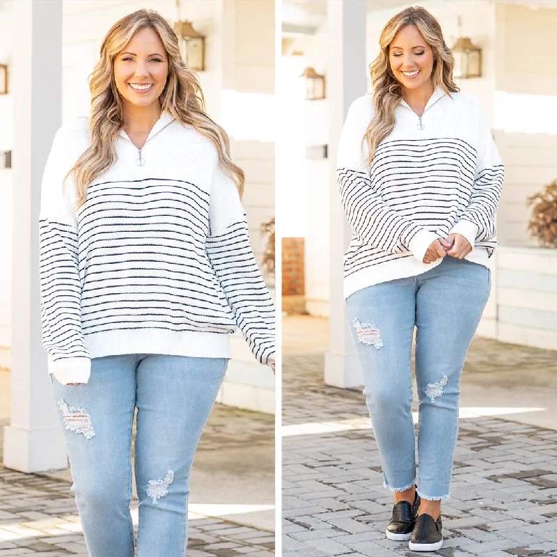 Relaxed Fashion As It Was Pullover, White