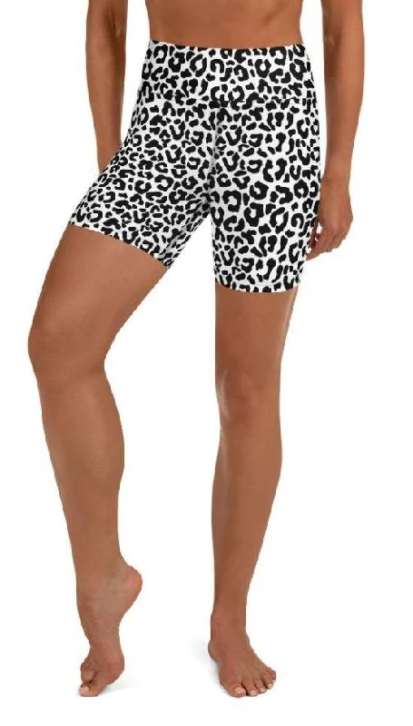 Easy-to-Wear Black & White Leopard Yoga Shorts