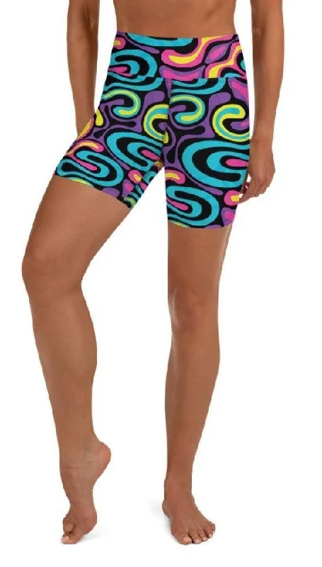 Weekend Wear Funky Retro Print Yoga Shorts
