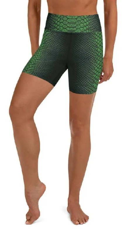 Romantic Temperament Green Crocodile Pattern Yoga Shorts